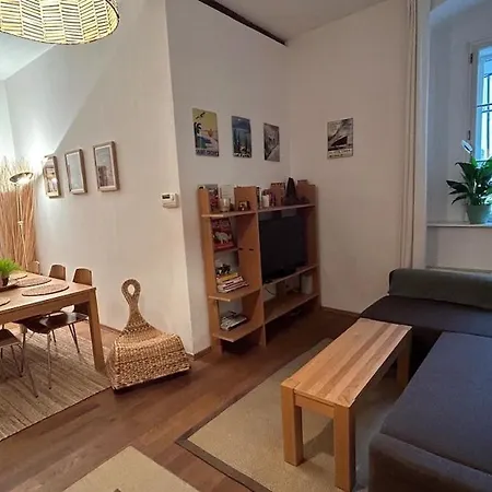 Cozy In The Heart Of Old Town Apartmán